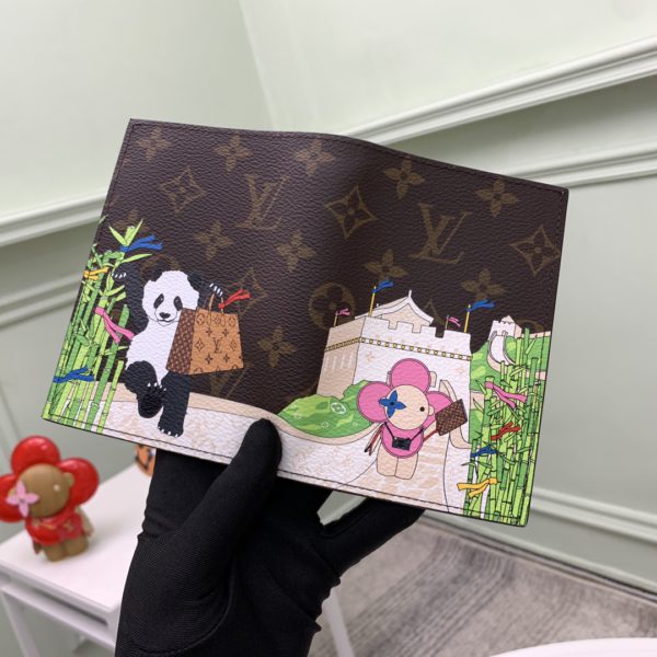 Mascot Vivienne passport Cover Wallet - Image 4